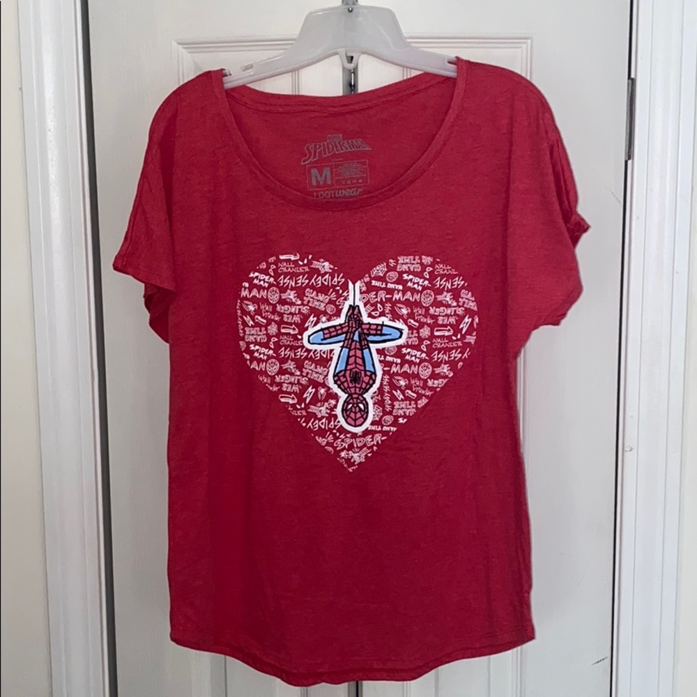 Marvel Fan Girl tee NWOT